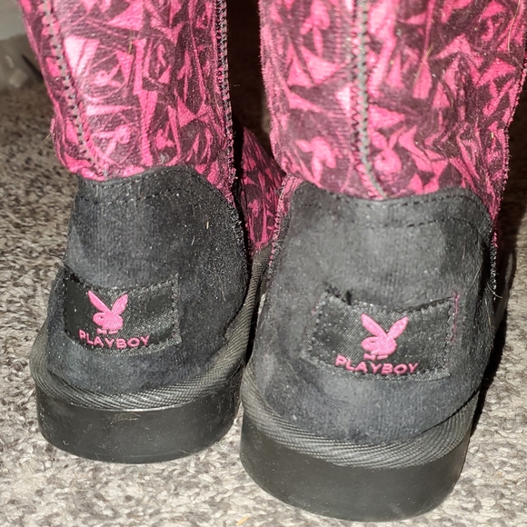 Pink Playboy bunny Ugg-style boots - Picture 3 of 5